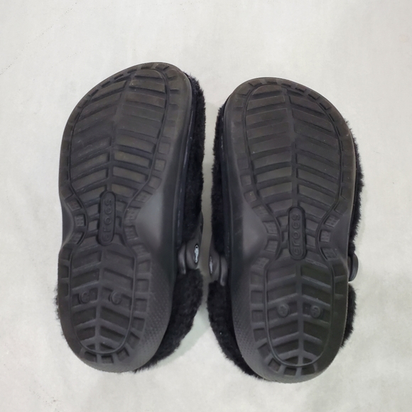 CROCS Fur Sure Clogs Black Faux Fur Lined Classic Casual Size 4M/6W Unisex - Picture 11 of 16